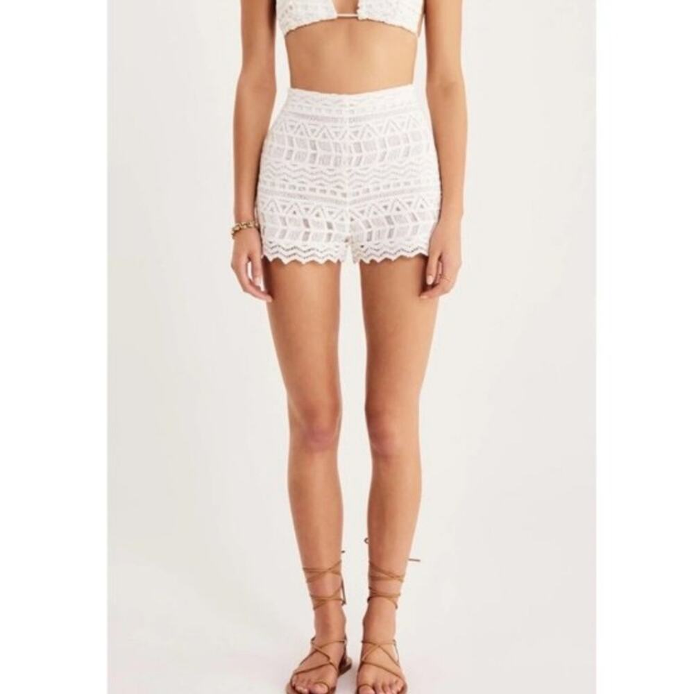 RUMER The Label Ines White Crochet Lace Shorts M NWT Revolve High Waist Cotton